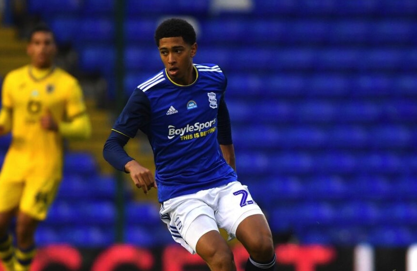 大陆《PUBG》35.2版本更新：引入载具伪装网，地形破坏功能