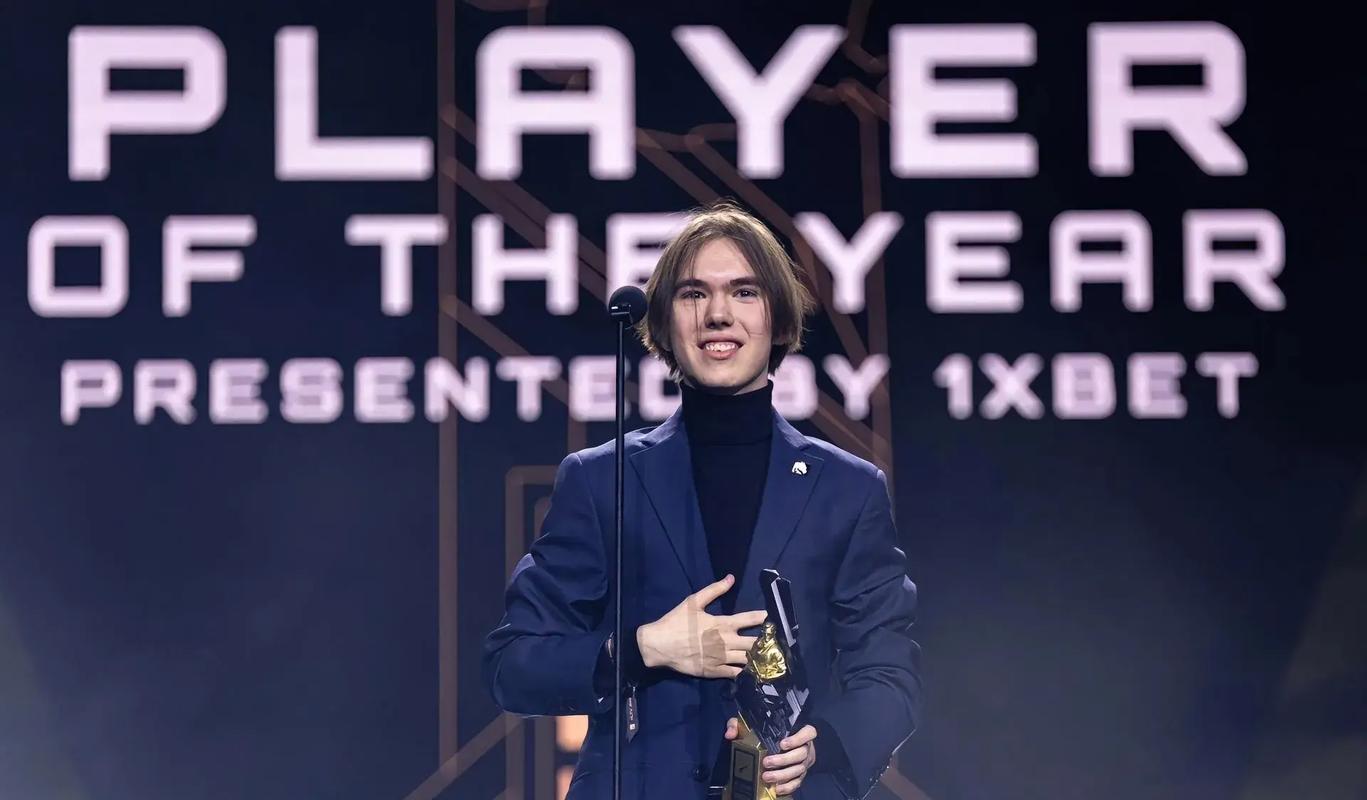 返回游戏并加入 Ninjas in Pyjamas ！ Doinb 更新了他的社交媒体，发布了一张照片：我回来了！