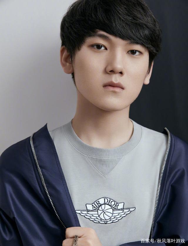 历届S赛单场分均输出排名：Uzi大嘴第二，Chovy是前十名唯一中单