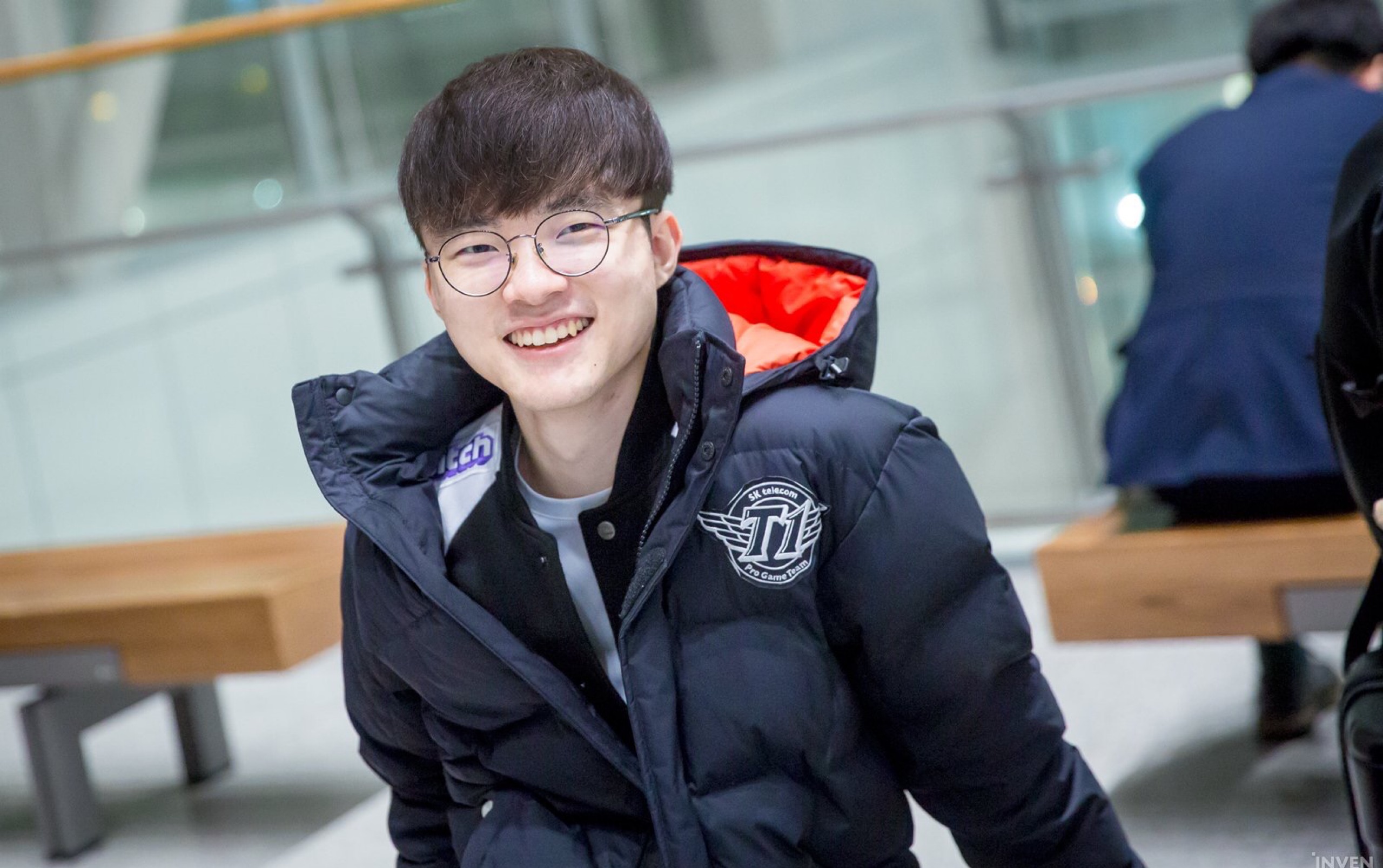 资讯掏出维克托后，立刻感觉我能打十个！